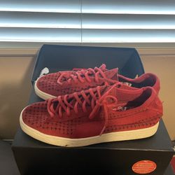 Red Pumas SZ 9