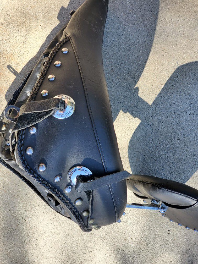 Photo Like New Motorcycle Seat With Backrest And Passabger Seat