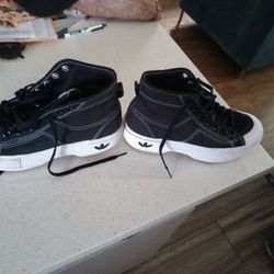 Shoes Women's Adidas 8.5