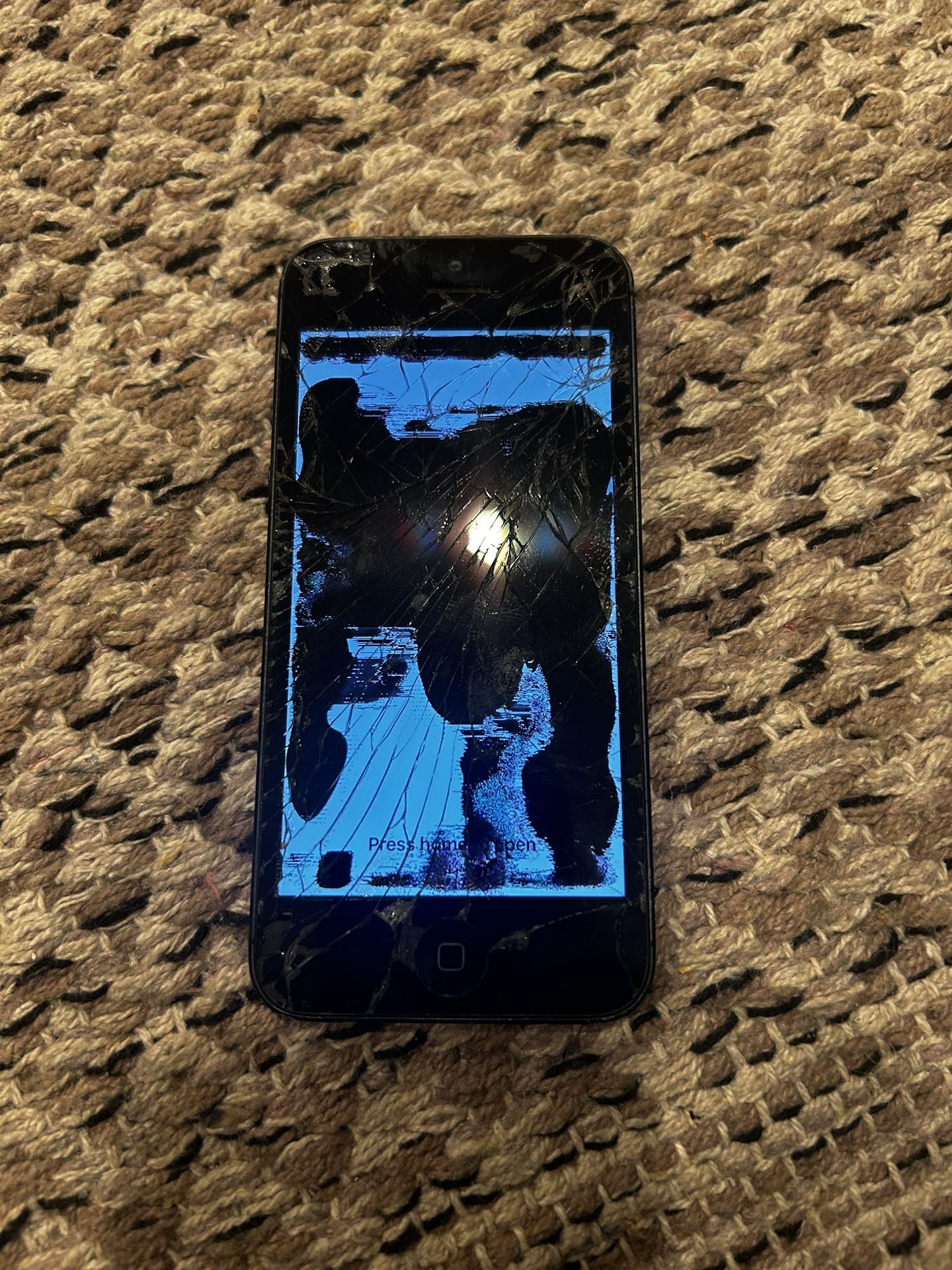 iPhone 5 - Screen Broken