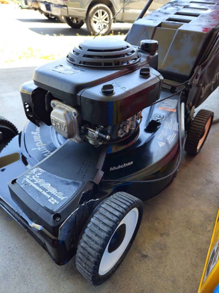 MURRAY GAS SELF PROPELLED LANW MOWER