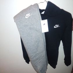 Nike Sports Wear (Boys Large) 