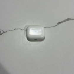 Airpod Pros 1st Gen ANC (BROKEN LEFT EARBUD)