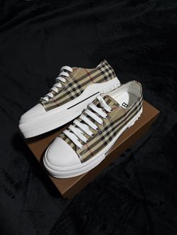 Burberry Shoe 