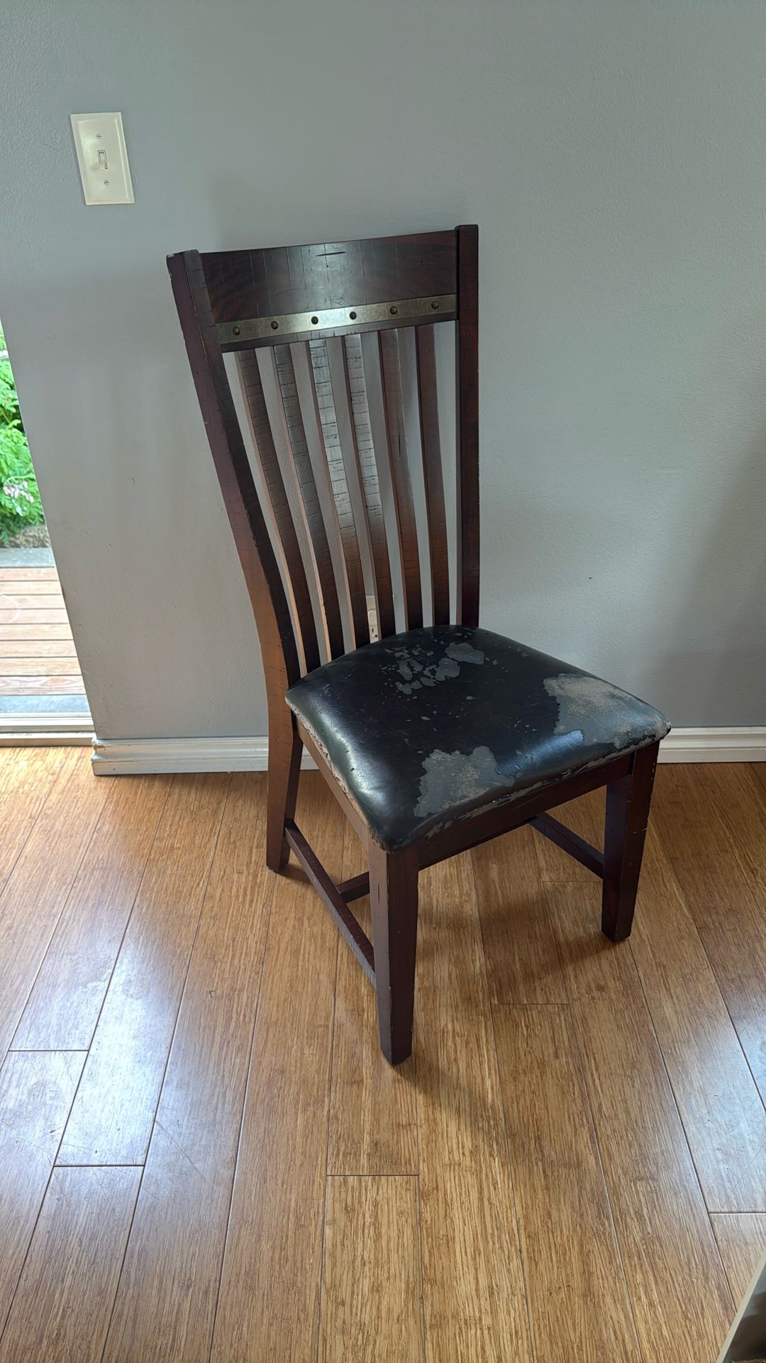 Free - Chair 