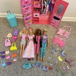 Barbie Fashionista Ultimate Closet Playset: 4 Dolls, Clothes & Accessories