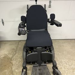 Pride Mobility Quantum Q6 Power Chair