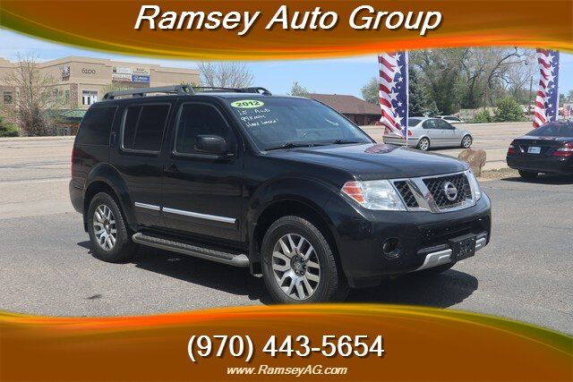 2012 Nissan Pathfinder LE