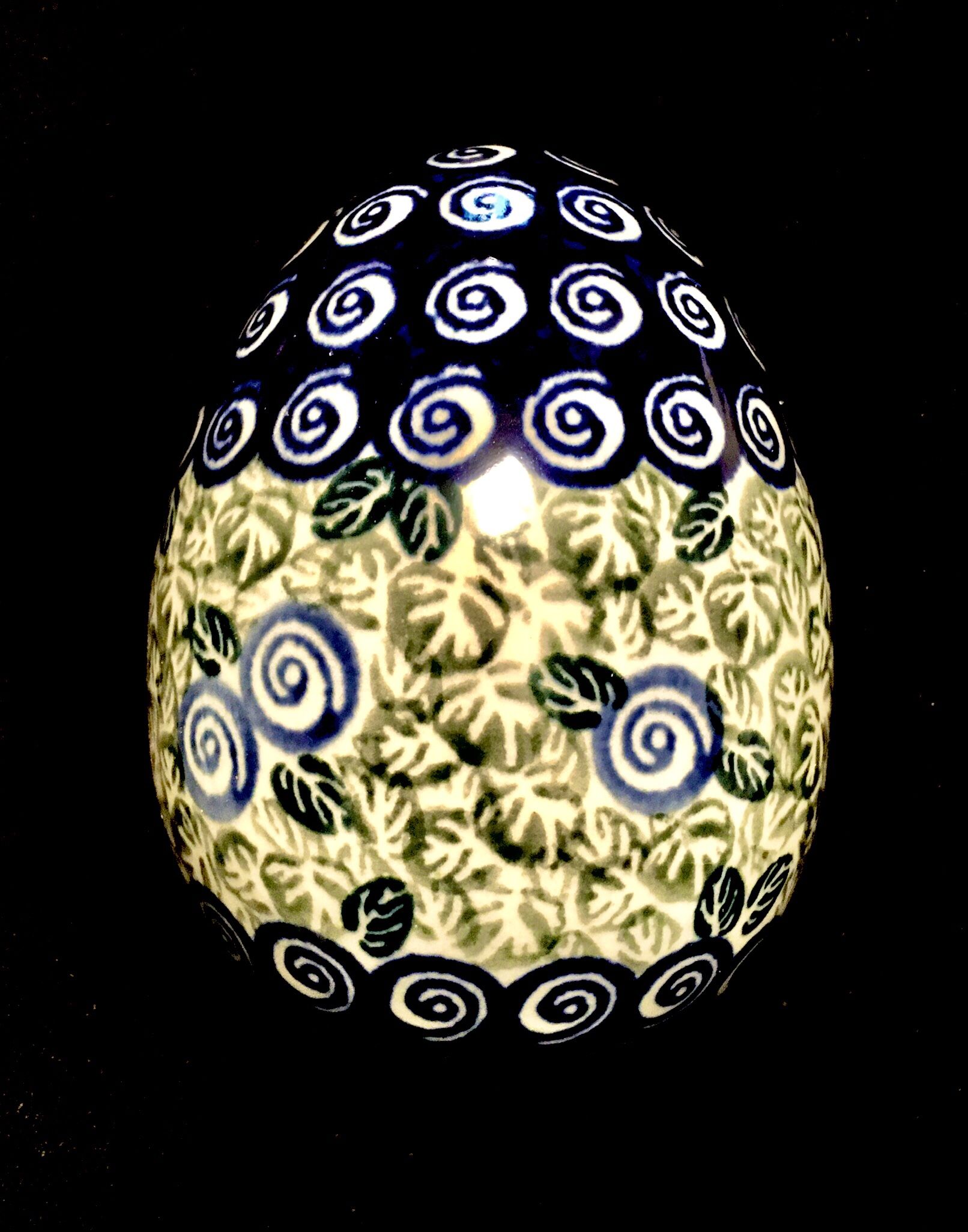 LNWOT Hand painted 5” Ceramic Egg by Boleslawesk of Poland Blue, Green + Cream