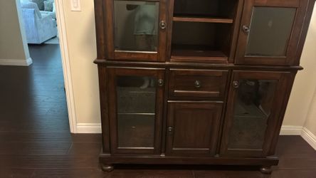 Dresser/Hutch/Dining