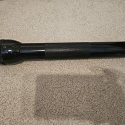 Vintage 12" aluminum MAG-LITE 