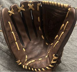 Left-Handed Rawlings Renegade Select Softball Glove