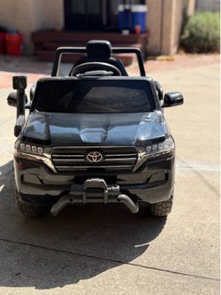 Power wheels 12V with 2 parent remote