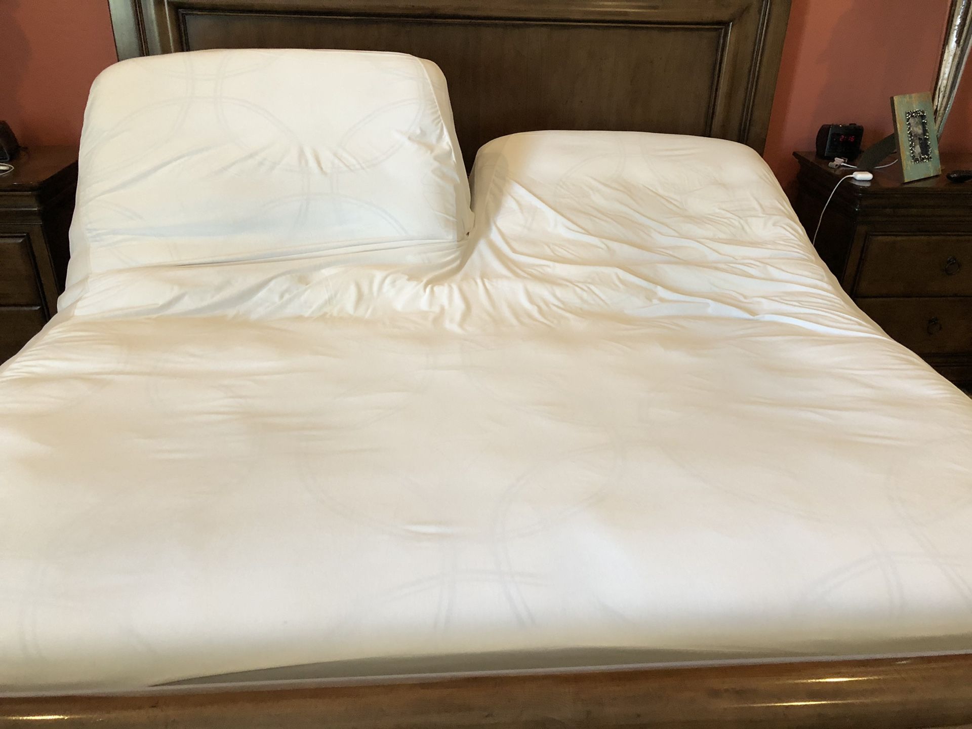 I8 King Split Top Sleep Number Adjustable Bed for Sale in Gilbert, AZ