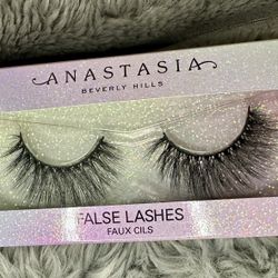 Anastasia Beverly Hills Domina False Lashes 