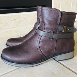 Women’s Bare Trap Ankle Buckle Booties Dk Brown Fits 7-7.5M