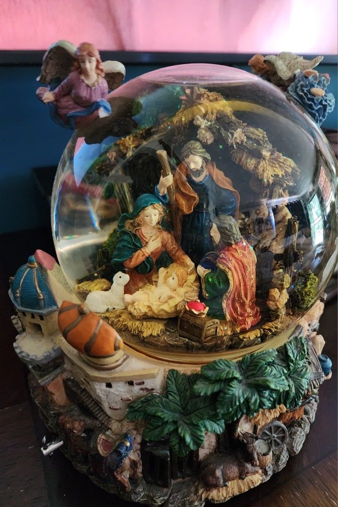 Nativity Snow Globe