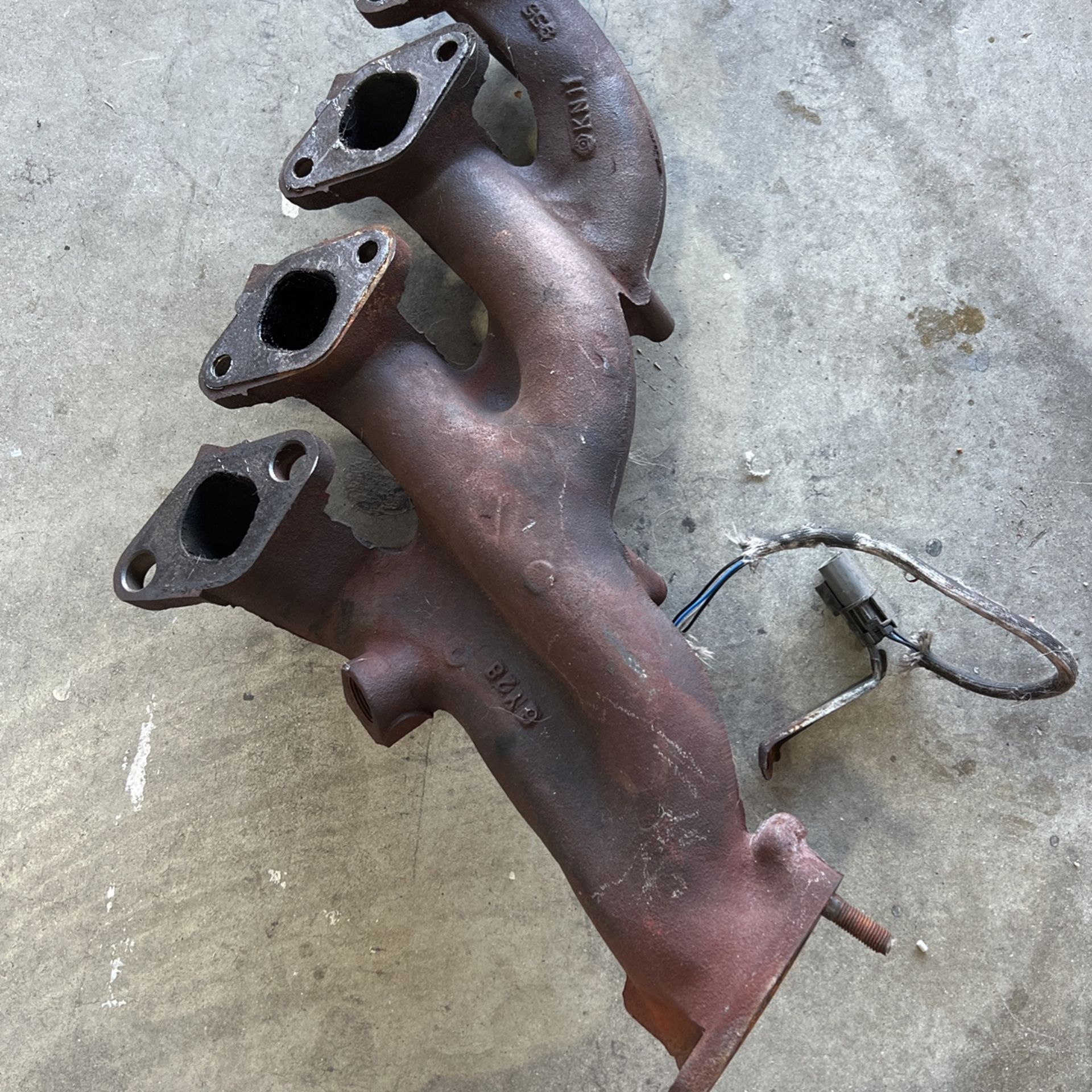Nissan 240sx KA24DE Exhaust Manifold for Sale in Palmdale, CA
