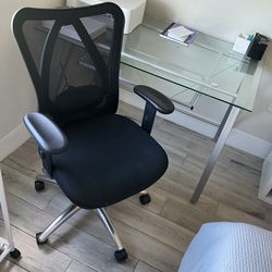 Black Desk Chair With Rolling And Adjustable Height And Arms
