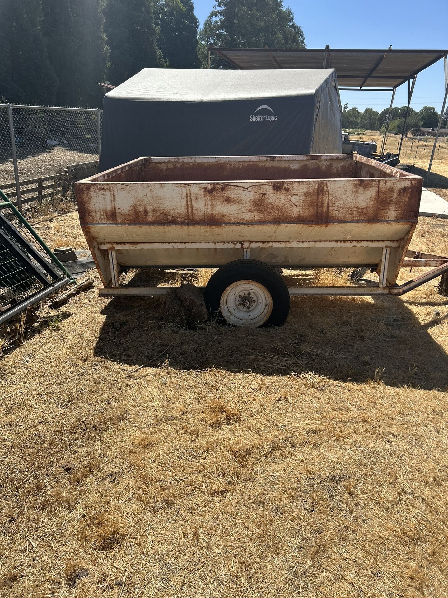 Trailer