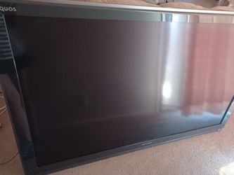 TV AQUOS SHARP 62' BY 39'