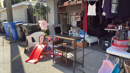 GARAGE SALEEEEEE📣📣📣