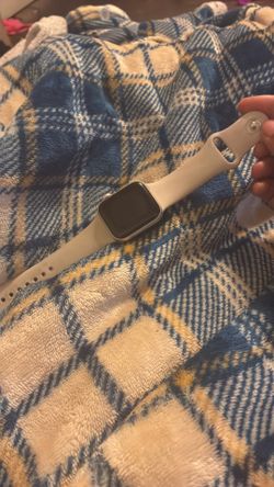 Apple watch & New generation A16 yellow ipad