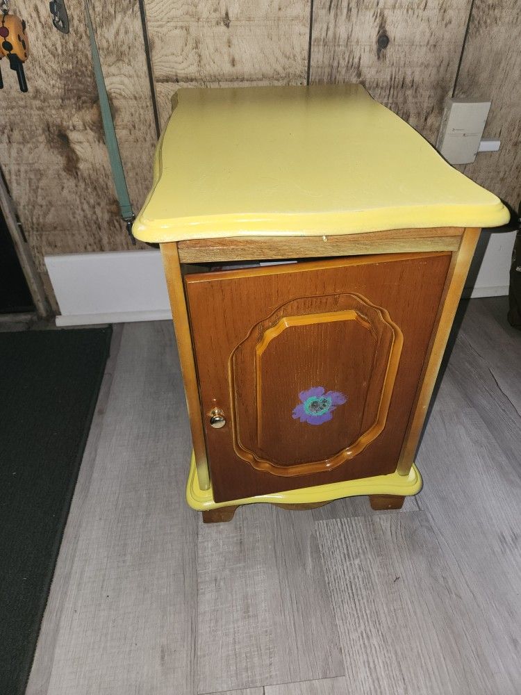 Standing Cabinet/end table 