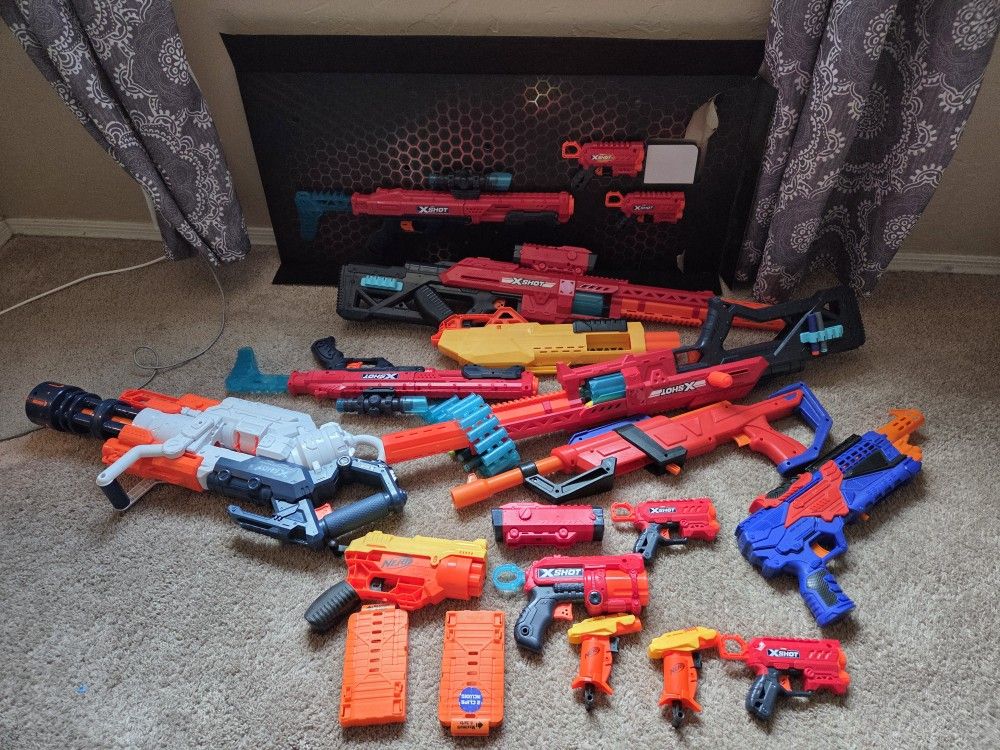 Nerf Guns In Bundle!