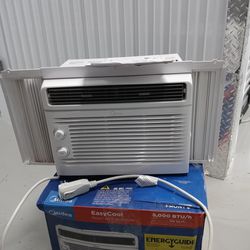 Midea 5000 BTU Air Conditioner