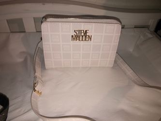 White and gold Steve Madden crossbody purse