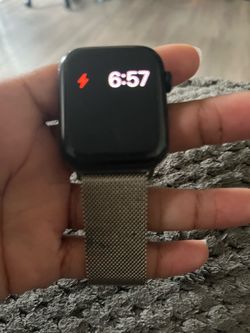 Apple Watch SE   GPS 44MM