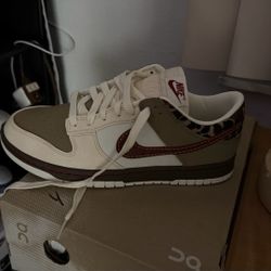 Woman’s  Nike Dunk Low 