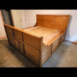 Kingsize Bed - Beautiful Solid Wood