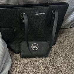 Michael Kors Purse And Wallet 