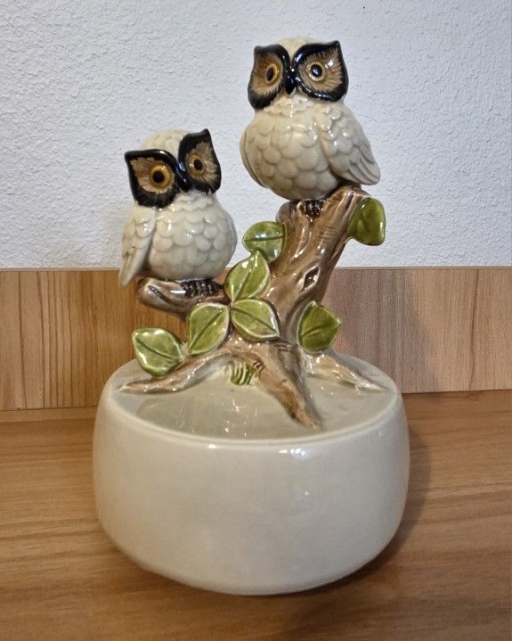 Otagiri 1979 Owl Music Box