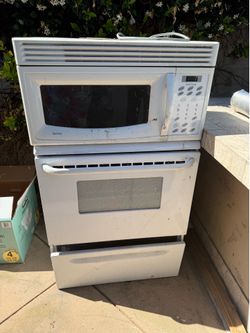 Freestanding electric range and microwave