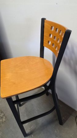 Tall chair/stool