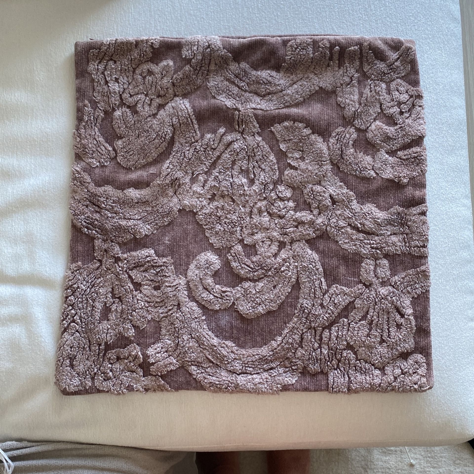 Pottery Barn 22x22 Pillow Covers 2 Mauve Color for Sale in San Diego CA OfferUp