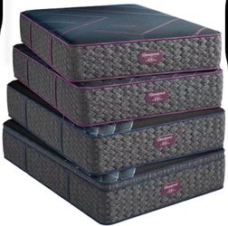 Beautyrest World Class Level Three 15.75" Medium Pillow Top Mattress - Full