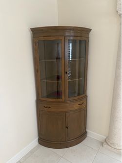 Curved Corner China Display Cabinet