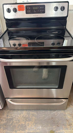 Frigidaire Electric Range – Stainless Glass Top, 30in