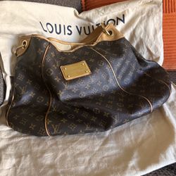 Louis Vuitton AM