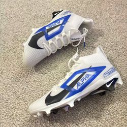 Alpha Menace 4 Pro football cleats