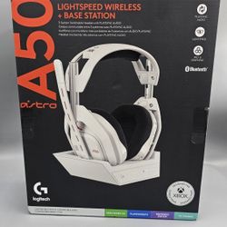 Logitech  A50 LIGHTSPEED Wireless Gaming Headset + Base Station (Gen 5) for Xbox, PlayStation 5, PC Mac or Nintendo Switch White