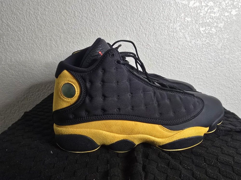 Jordan 13s Retro Melo size 12