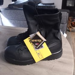 Black Boots size 11 Gortex BRAND NEW NEVER WORN