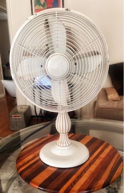Vintage-Style White Desk Fan