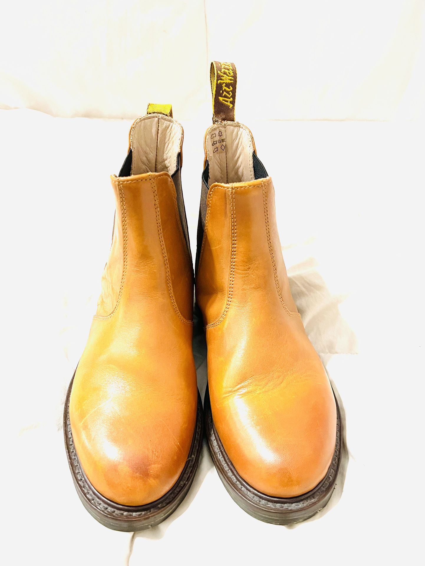 Dr. Laura Chelsea Tan Leather Size 5US/3UK/36EU for Sale in Arlington, TX - OfferUp