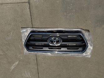 Toyota Tacoma Front Upper Grill